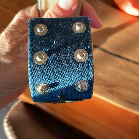 LILIAN VERNON vintage 70style adjustabl cuff wrist watch.Floral Embroidery denim - Picture 8 of 8